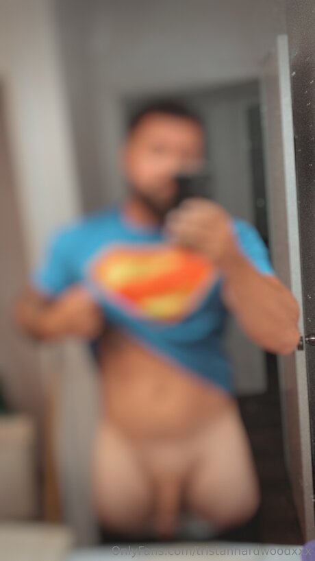 Tristanhardwoodxxx OnlyFans Brüste Bild