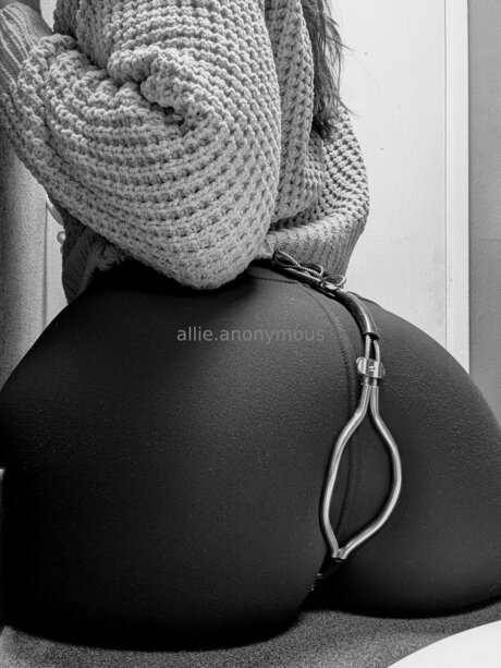 Allie Anonymous Nacktporno OnlyFans