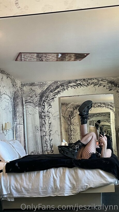 Jeszikalynn OnlyFans Striptease