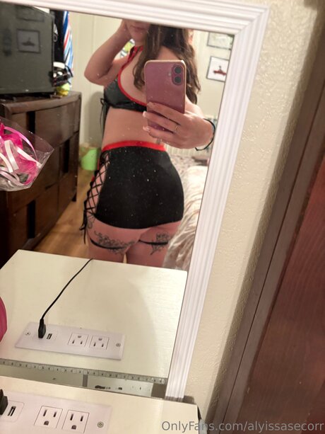 Alyissasecorr XXX OnlyFans