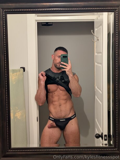 Kylesfitnessspot OnlyFans Lesbisch