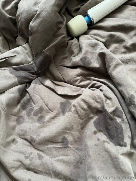 Aurum Angel OnlyFans Striptease