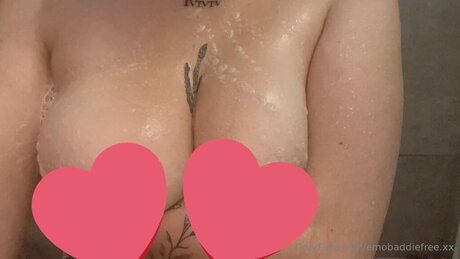 Emobaddiefree Xx Leaked OnlyFans Fotos