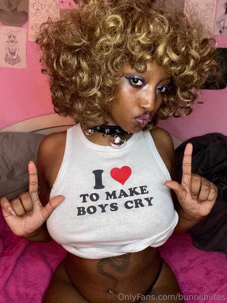 Bunniibiites OnlyFans Striptease