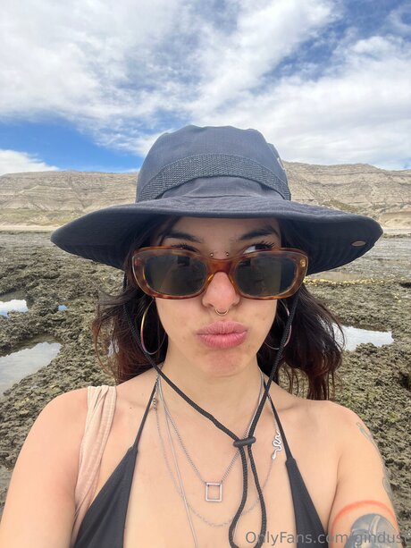 Gindust Nacktbilder von OnlyFans