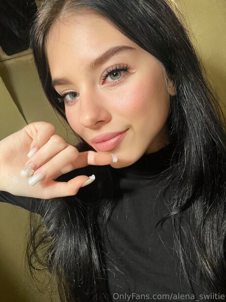 Alena Swiitie OnlyFans geleakte Brüste