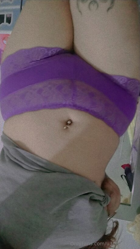 U308143049 OnlyFans Lesbisch