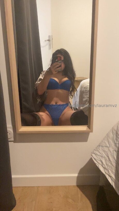 Lauradstn Nackt auf OnlyFans