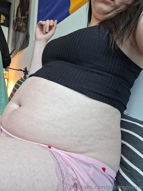 Gainingbunny OnlyFans Striptease