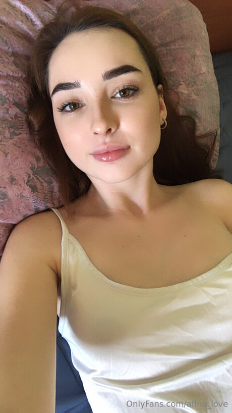 Afina Love OnlyFans-Inhalte