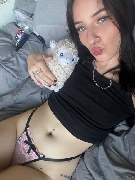 Avie Baby Kostenlose OnlyFans-Inhalte