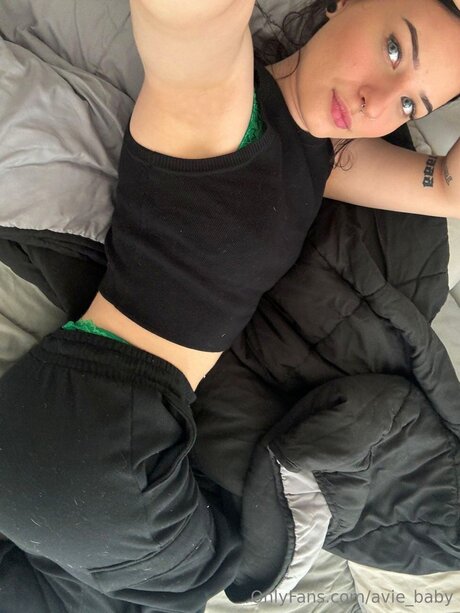 Avie Baby Füße OnlyFans