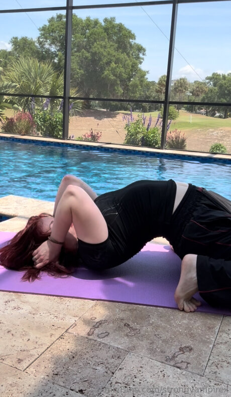 Strongvampirex OnlyFans explizite Inhalte