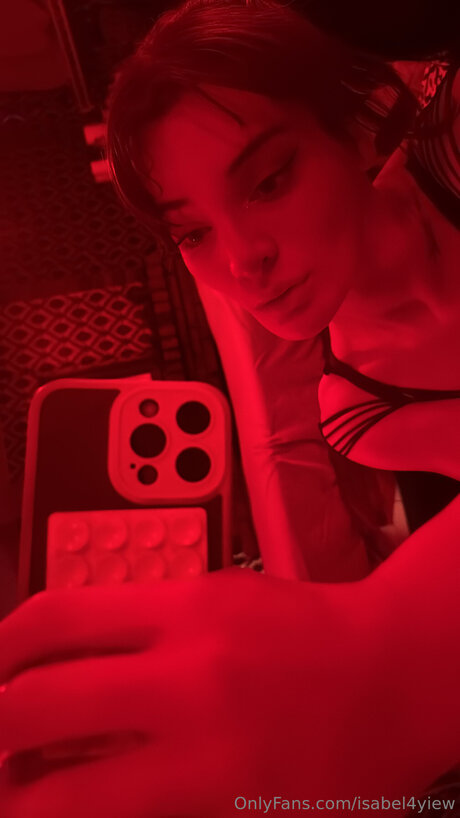 Isabel4yiew OnlyFans-Seite