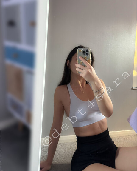 Debt4sara OnlyFans Gratis-Inhalte
