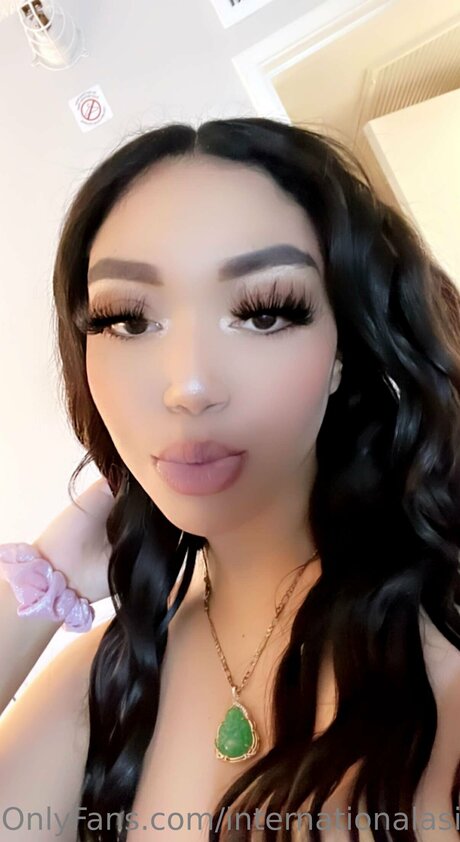Internationalasia OnlyFans Brüste Bild