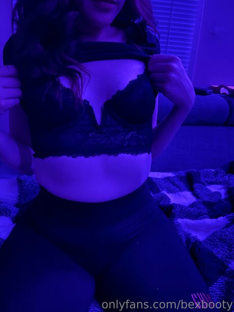 Bexbooty OnlyFans explizite Inhalte