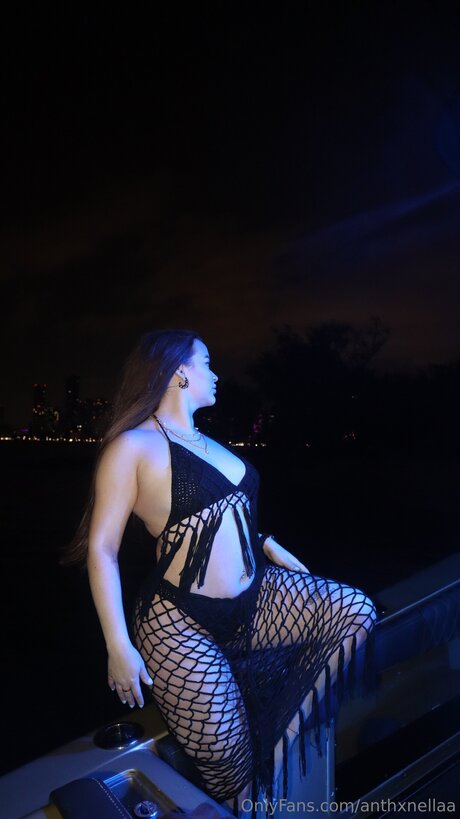 Anthxnellaa OnlyFans-Model