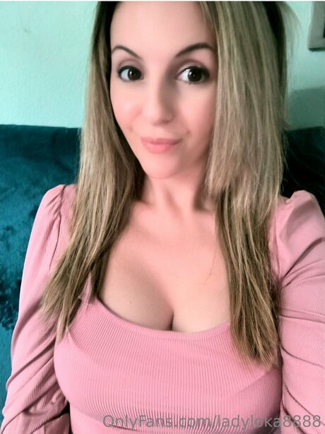 Ladyloka8888 OnlyFans-Bilder