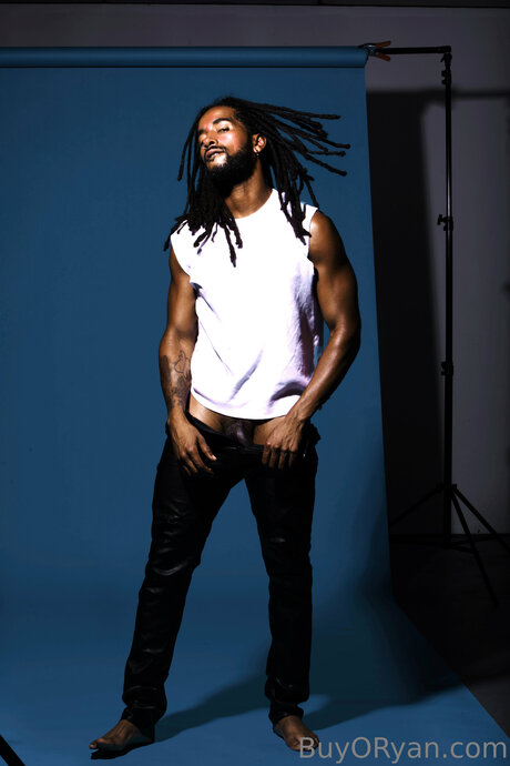 Oryanoryan Leak von OnlyFans Pornografie