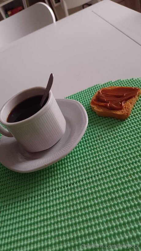 Loolyxxx OnlyFans-Inhalte