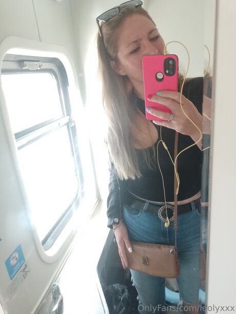Loolyxxx OnlyFans-Pornoleak