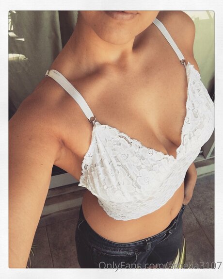 Amelia3107 OnlyFans Star