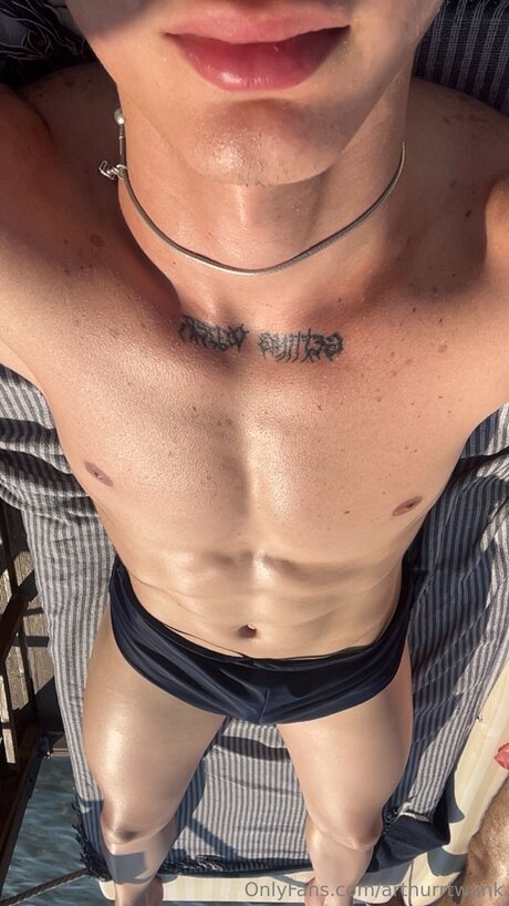 Arthurrtwunk OnlyFans Striptease