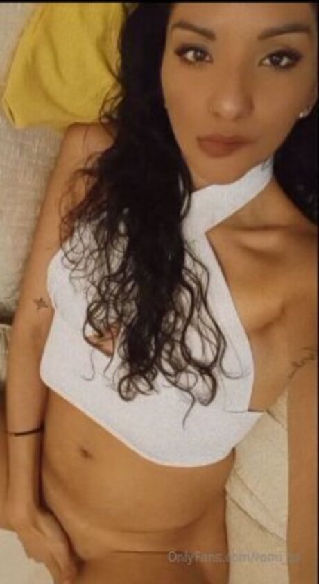 Romi To OnlyFans Lesbisch