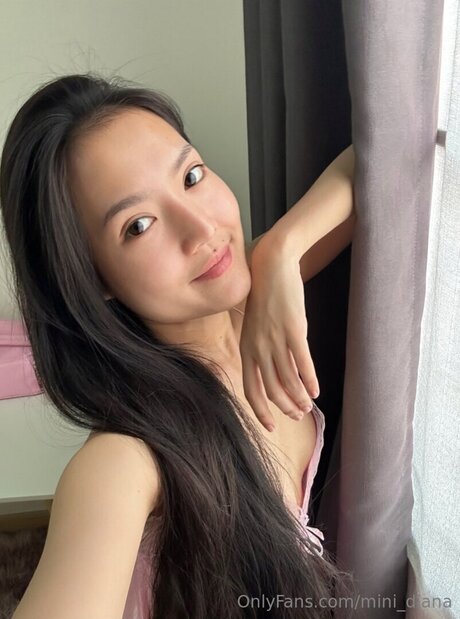 Mini Diana Nacktbilder geleakt OnlyFans