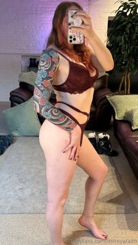 Itsfreyafaith Nacktbilder von OnlyFans