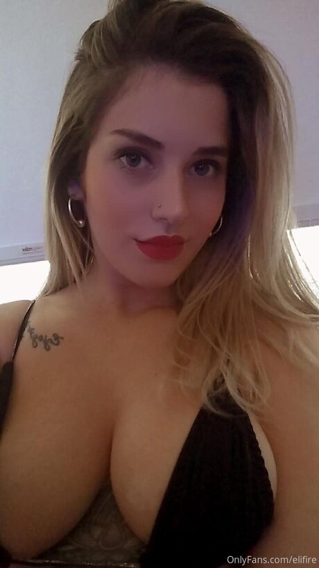 Elifire OnlyFans-Bilder
