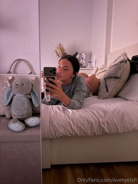 Averyelsh OnlyFans Model Bilder