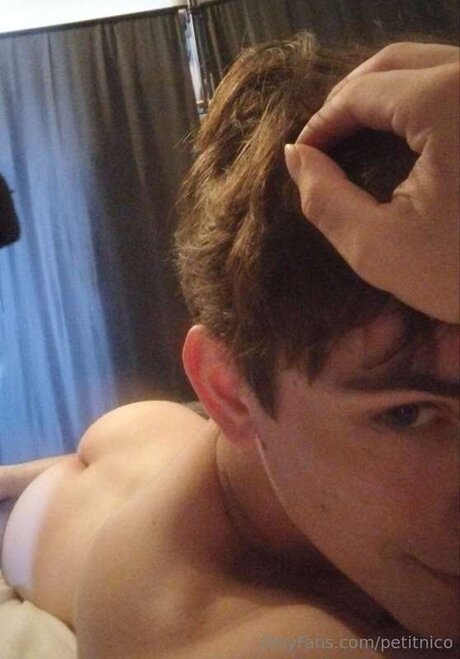 Petitnico OnlyFans explizite Inhalte