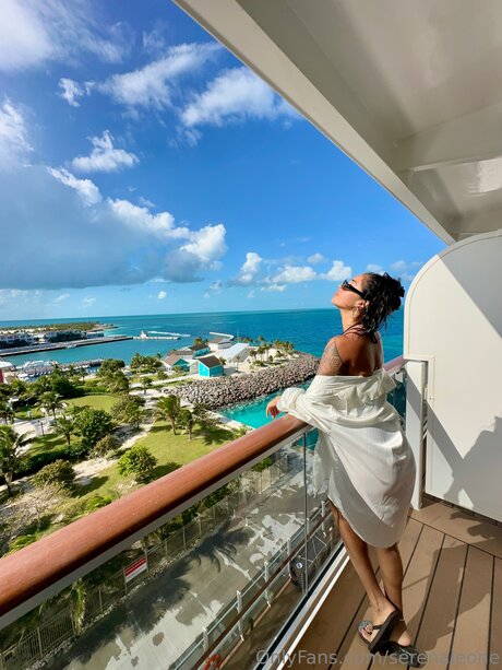 Serenaleone OnlyFans-Komplettinhalte