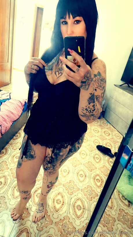 Diabla23only Leaks von Nacktbildern auf OnlyFans