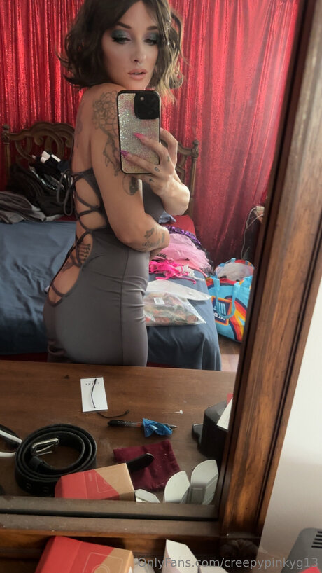 Creepypinkyg13 OnlyFans schlank