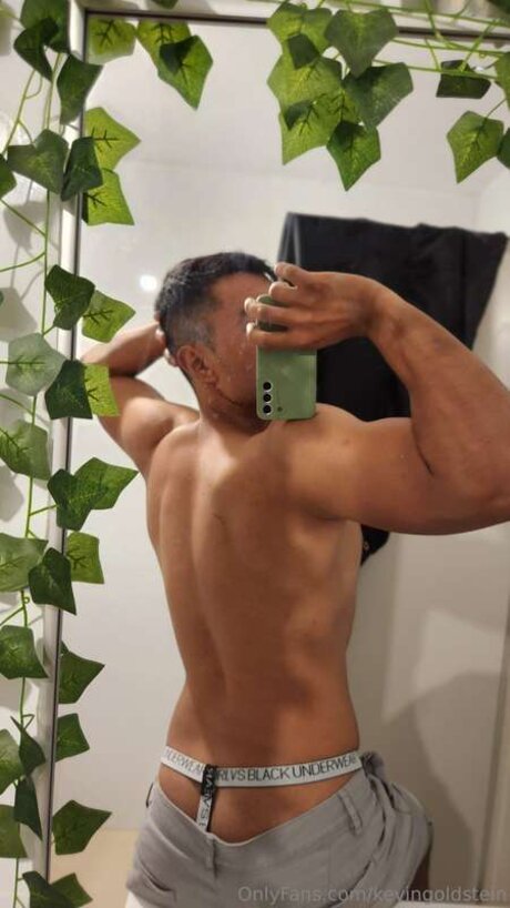 Kevingoldstein OnlyFans Brüste Bild