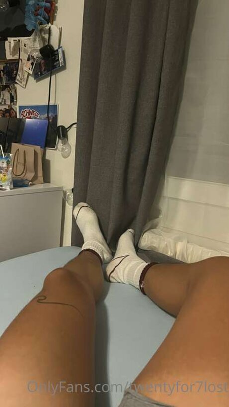 Twentyfor7lost OnlyFans Model Fotos