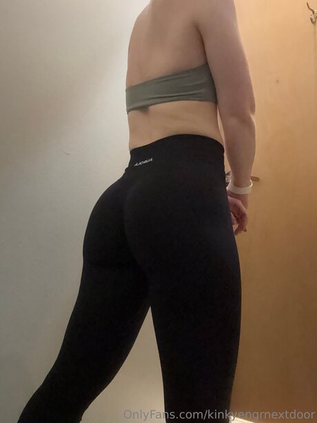 Kinkyengrnextdoor Nacktbilder von OnlyFans