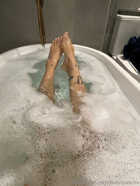 Bunnyarchv Nacktbilder von OnlyFans