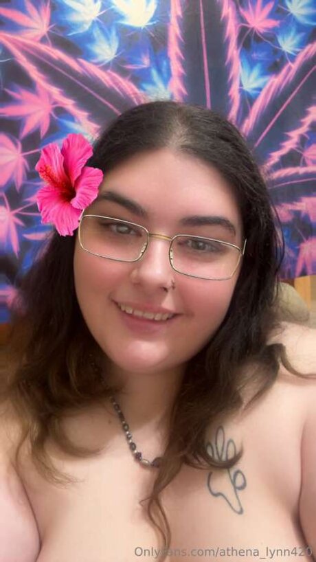 Athena Lynn420 Leak von OnlyFans-Inhalten