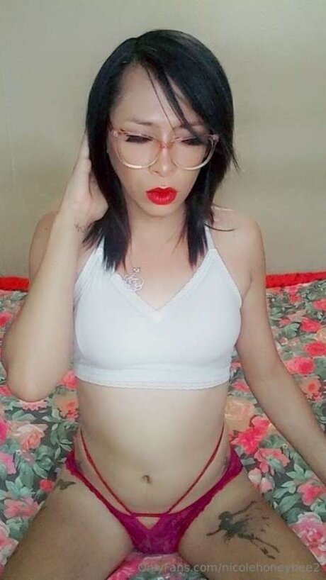 Nicolehoneybee2 OnlyFans geleakt