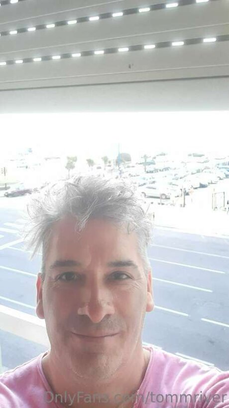 Tommriver OnlyFans Striptease