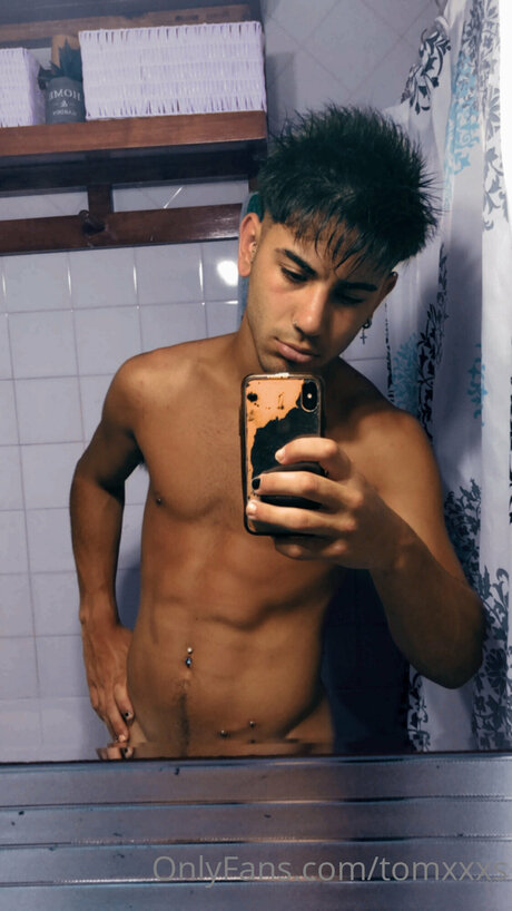 Tomxxxs OnlyFans Lesbisch