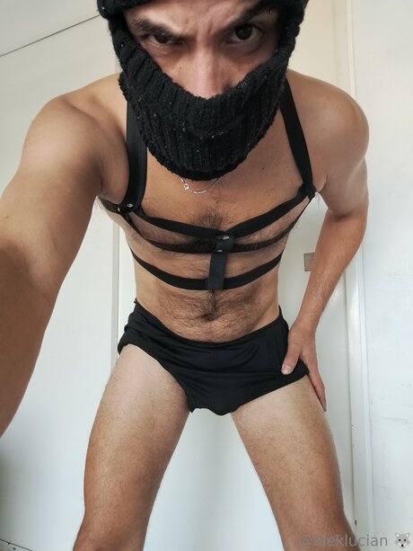 Aleklucian Sex auf OnlyFans