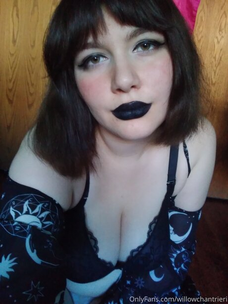Willowchantrieri OnlyFans-Bilder