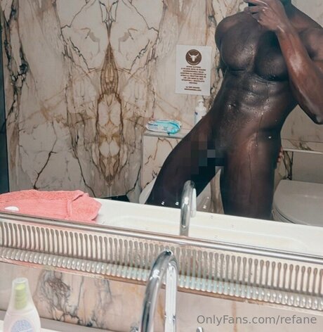 Refane OnlyFans nackt