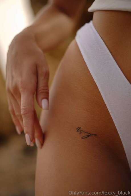 Lexxy Black NurlyFans-Pornoleaks