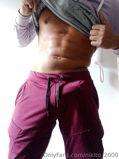 Nikito 2000 OnlyFans Model Bilder